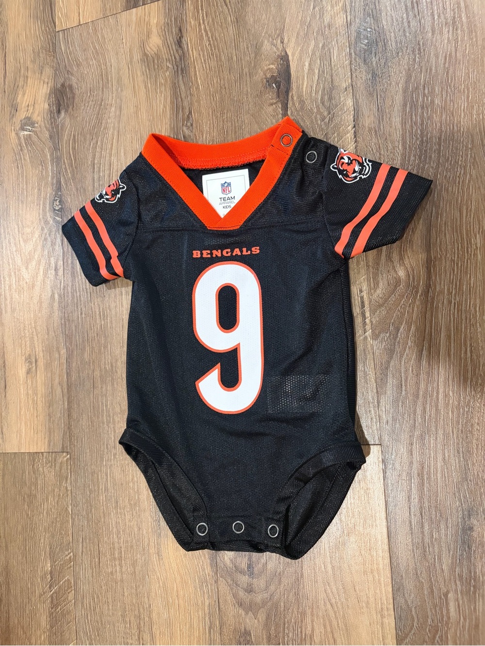 NFL Bengals Infant Jersey Bodysuit - Black & Orange